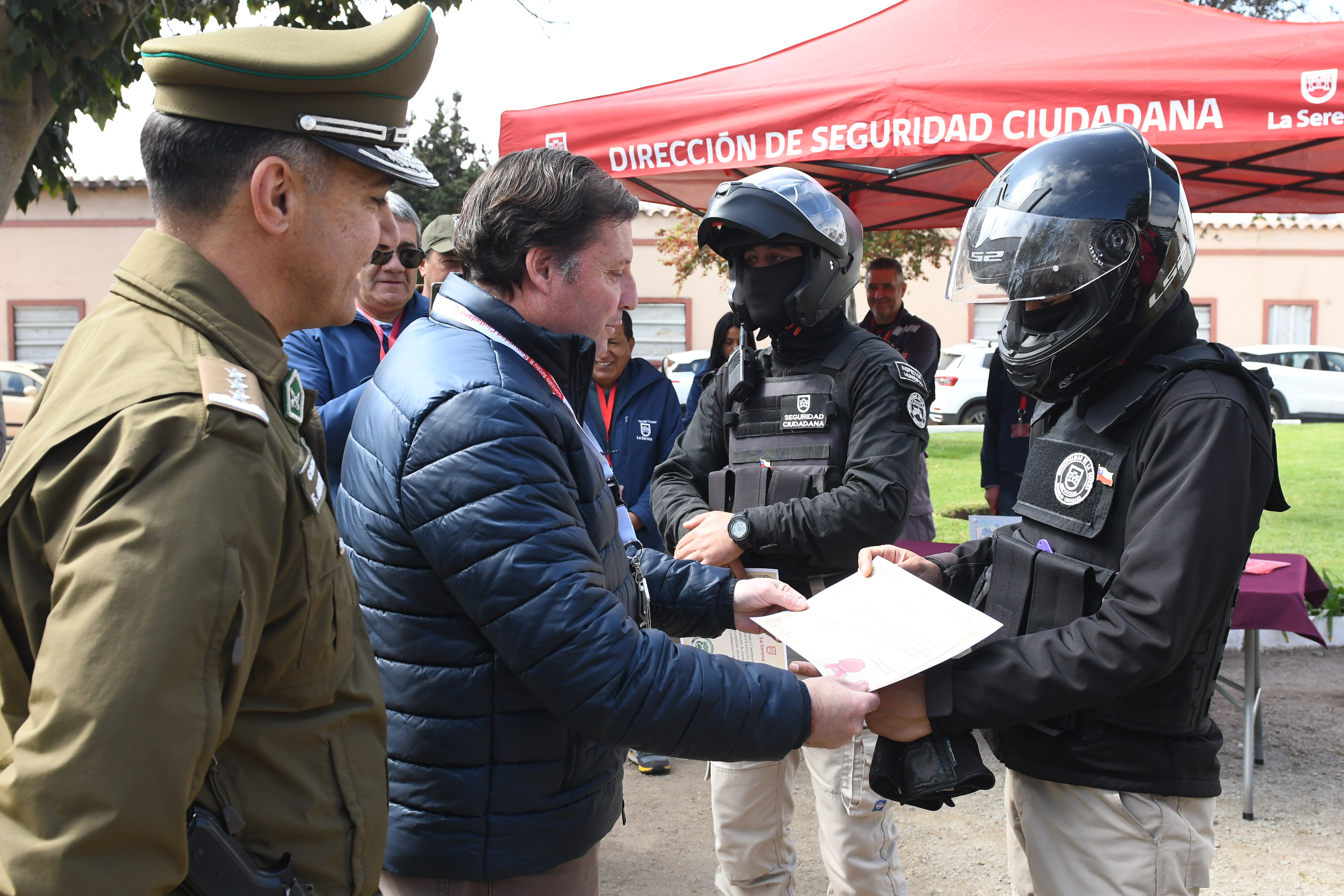 Carabineros certifica a inspectores municipales en técnicas de conducción de moto todoterreno